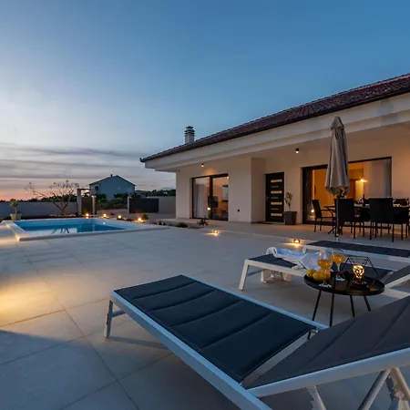 Miki Zadarvillas ヴィラ