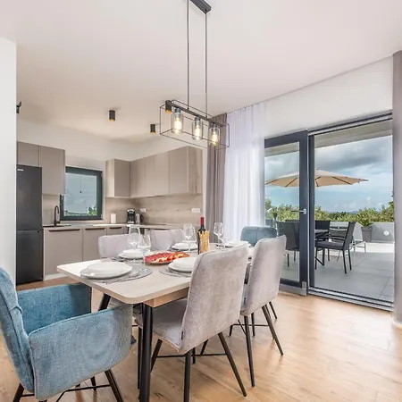 ヴィラ Miki Zadarvillas *