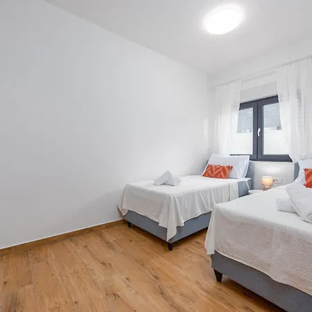 Miki Zadarvillas Biograd Na Moru