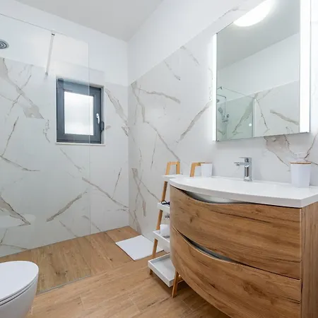 Miki Zadarvillas Biograd Na Moru