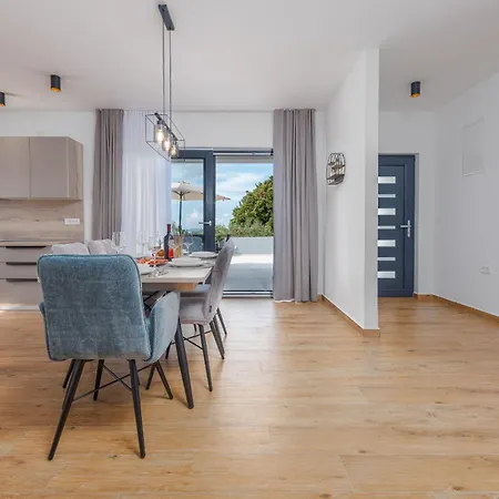 Villa Miki Zadarvillas Biograd Na Moru