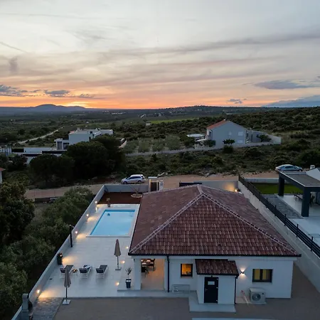 Miki Zadarvillas Биоград-на-Мору